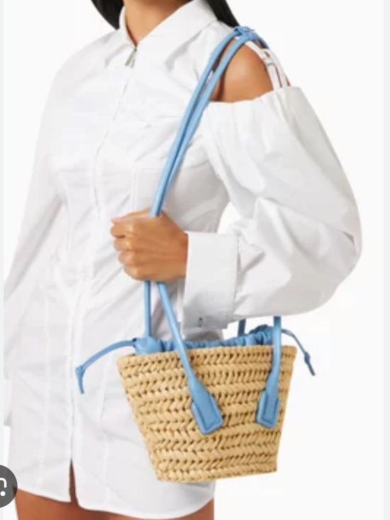 Bottega Veneta Handbags - BNWT Bottega Veneta Small Arco Basket Bag